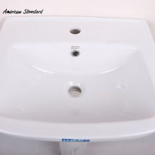 美標(biāo)衛(wèi)浴新品上市 CP 0560 洗臉盆立柱盆與普通馬桶，演繹現(xiàn)代衛(wèi)浴美學(xué)